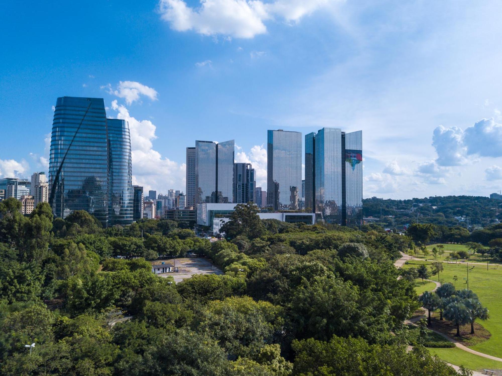 You Stay At Vila Olimpia - Itc São Paulo Kültér fotó View of the complex from the west
