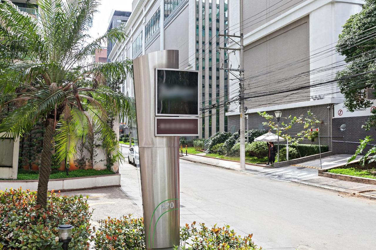 You Stay At Vila Olimpia - Itc São Paulo Kültér fotó A bus stop